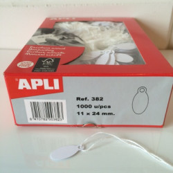 Apli hangetiket met koord 11x24mm 1000st Apli hangetiket met koord 11x24mm 1000st