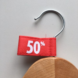 Kledinghanger label vaantje rood - 50%- 10 stuks Kledinghanger label vaantje rood - 50%- 10 stuks